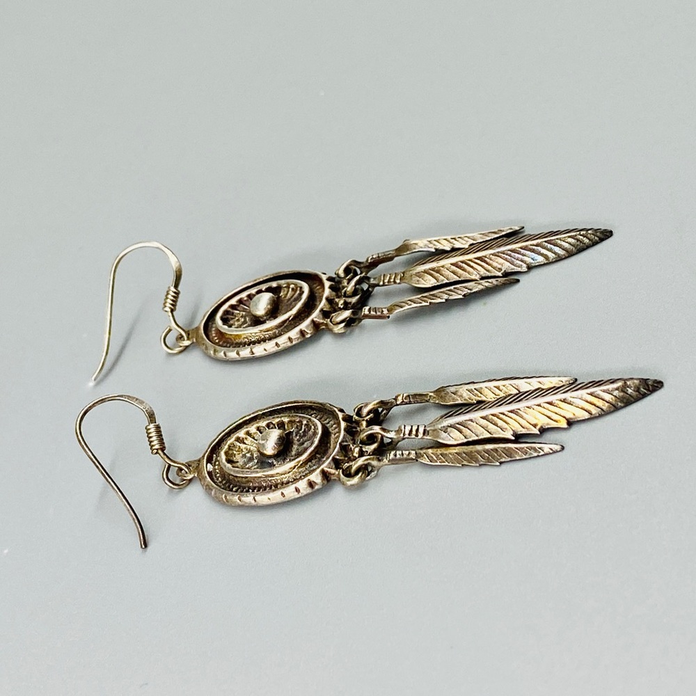Vintage Sterling Silver Earrings Southwest Style with Shield & Feathers - Picture 4 of 10